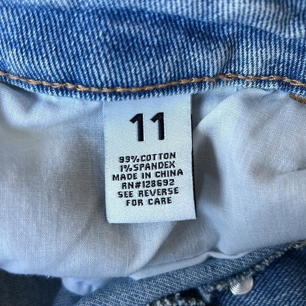 Steve Madden Madden NYC High Waisted Distressed Button Fly Denim Shorts Size 11 - Picture 9 of 13